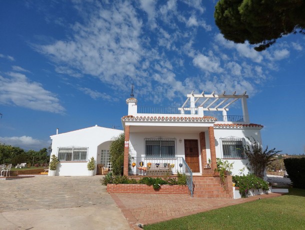 Villa for sale in Estepona, Marbella