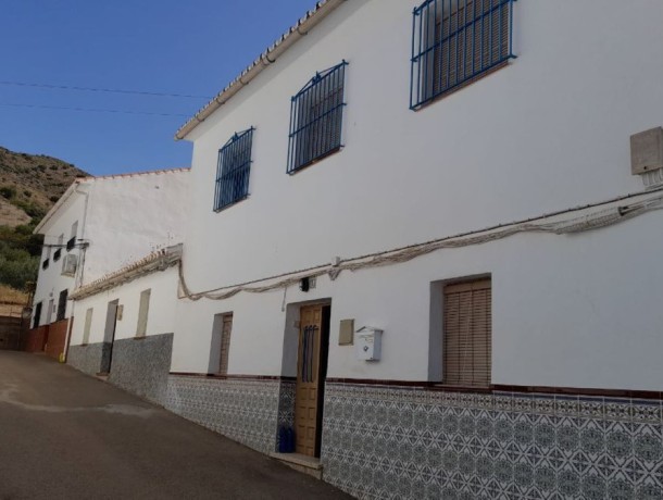 Townhouse for sale in Alora, Marbella