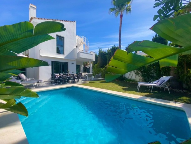 Villa for sale in Atalaya, Marbella