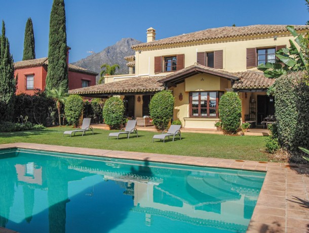 Villa for sale in Marbella, Marbella