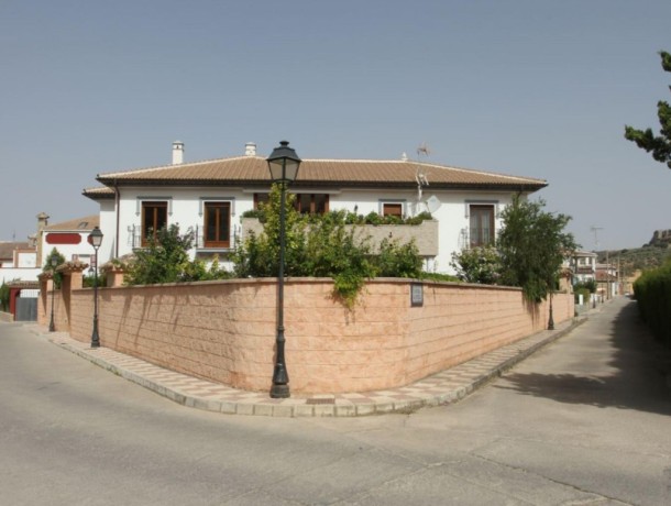 Villa for sale in Cuevas del Becerro, Marbella