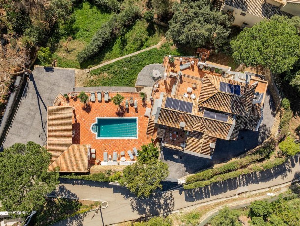 Villa for sale in El Madroñal, Marbella