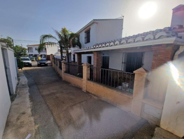 Villa for sale in Alora, Marbella