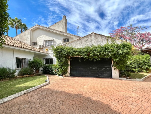 Villa for sale in Guadalmina Baja, Marbella