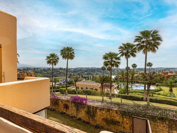 Apartment for sale in Atalaya, Marbella