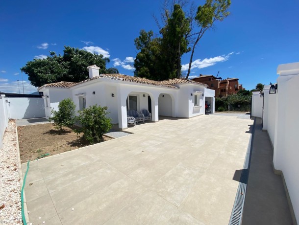Villa for sale in Estepona, Marbella