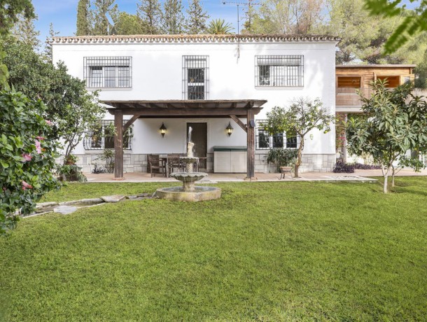 Villa for sale in Coín, Marbella