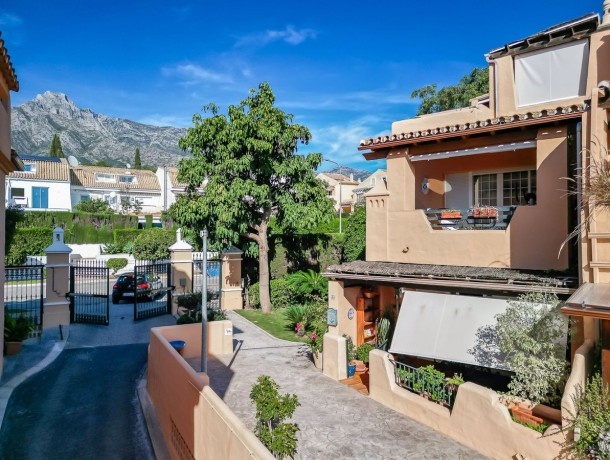 Townhouse for sale in Nagüeles, Marbella