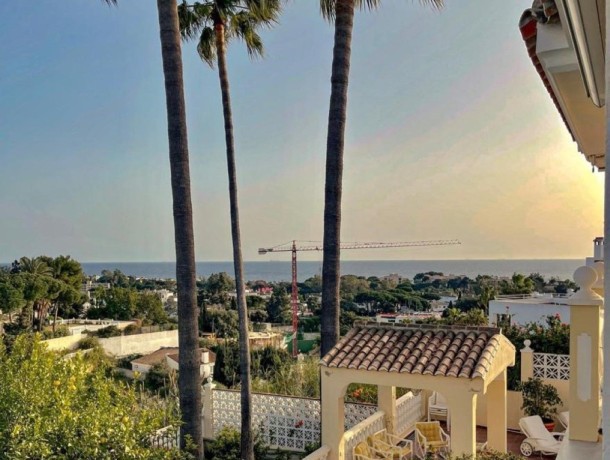 Villa for sale in Elviria, Marbella