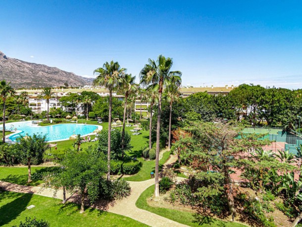 Apartment for sale in Nueva Andalucía, Marbella