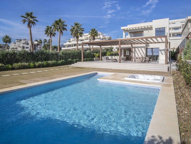 Villa for sale in New Golden Mile, Marbella