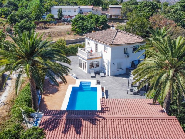 Villa for sale in Coín, Marbella