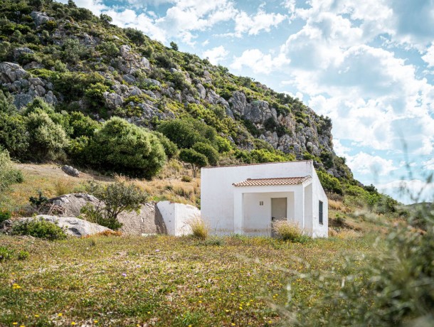 Villa for sale in Casares, Marbella