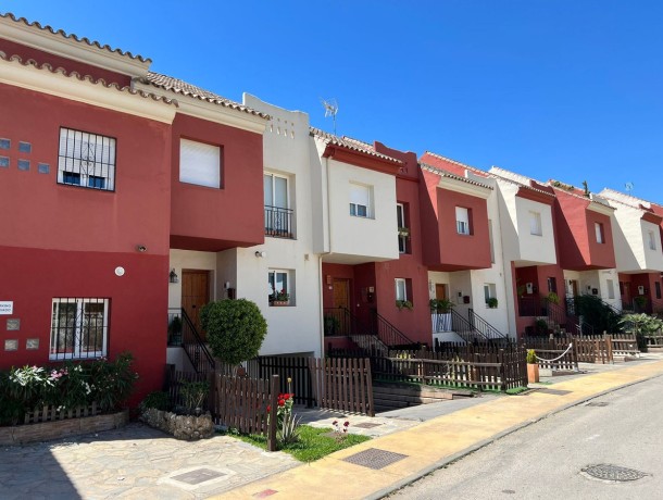 Townhouse for sale in Selwo, Marbella