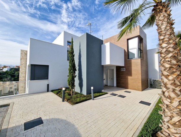 Apartment for sale in Cabopino, Marbella