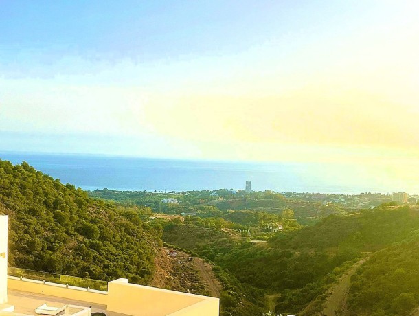 Apartment for sale in Altos de los Monteros, Marbella