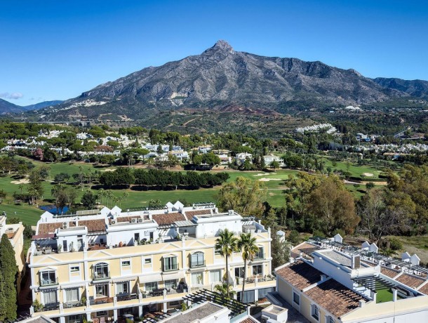 Apartment for sale in Nueva Andalucía, Marbella