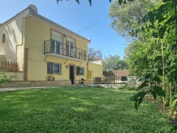 Villa for sale in Elviria, Marbella