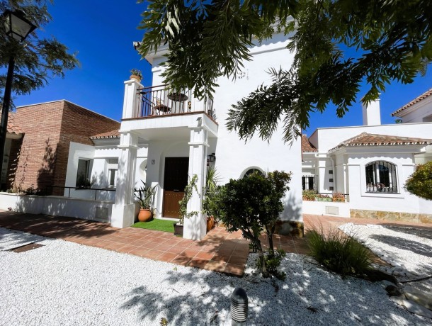 Villa for sale in Riviera del Sol, Marbella