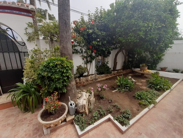 Villa for sale in El Rosario, Marbella