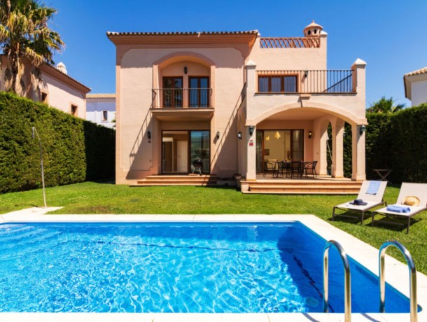 Villa for sale in Selwo, Marbella