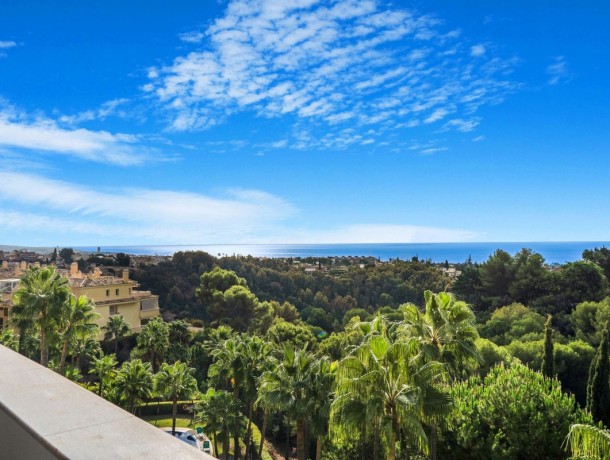 Apartment for sale in Sierra Blanca, Marbella