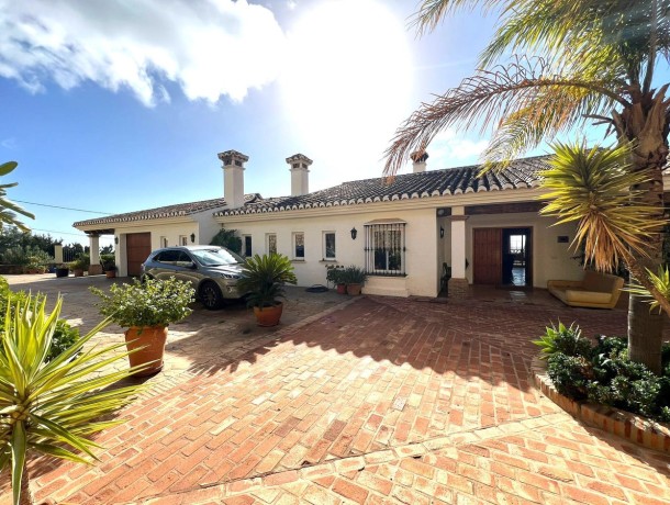 Villa for sale in Mijas, Marbella