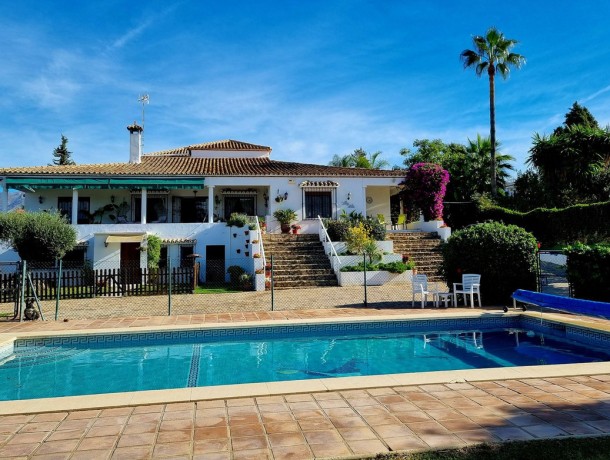 Villa for sale in San Pedro de Alcántara, Marbella