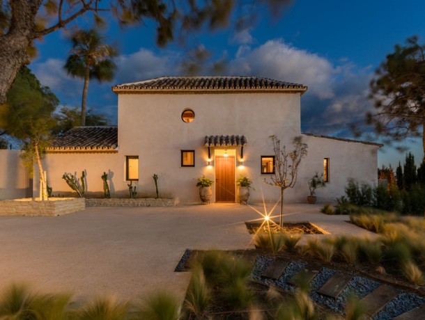 Villa for sale in Estepona, Marbella