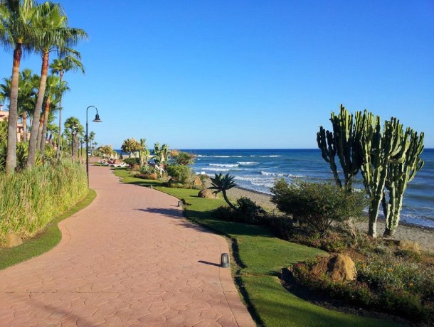 Apartment for sale in New Golden Mile, Marbella