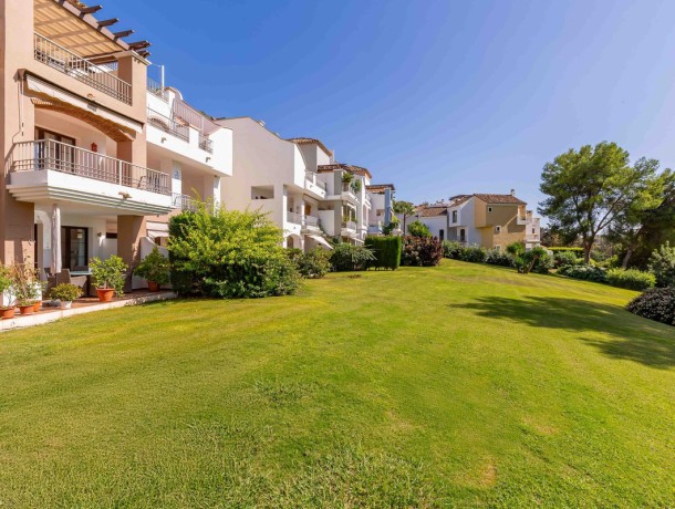 Apartment for sale in Los Arqueros, Marbella