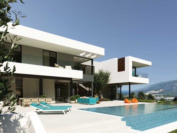 Villa for sale in El Paraiso, Marbella