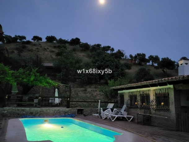 Villa for sale in Jimera de Líbar, Marbella