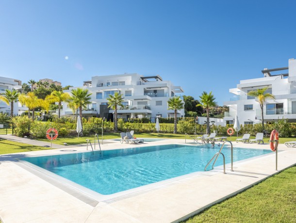 Apartment for sale in Atalaya, Marbella