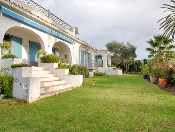 Villa for sale in San Pedro de Alcántara, Marbella