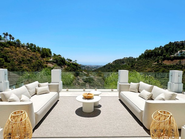 Villa for sale in El Madroñal, Marbella