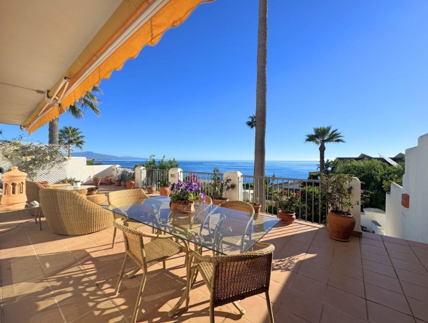 Apartment for sale in Casares Playa, Marbella