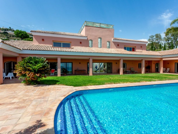 Villa for sale in Benalmadena Costa, Marbella
