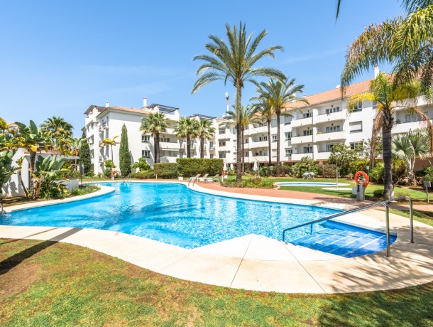 Apartment for sale in Nueva Andalucía, Marbella