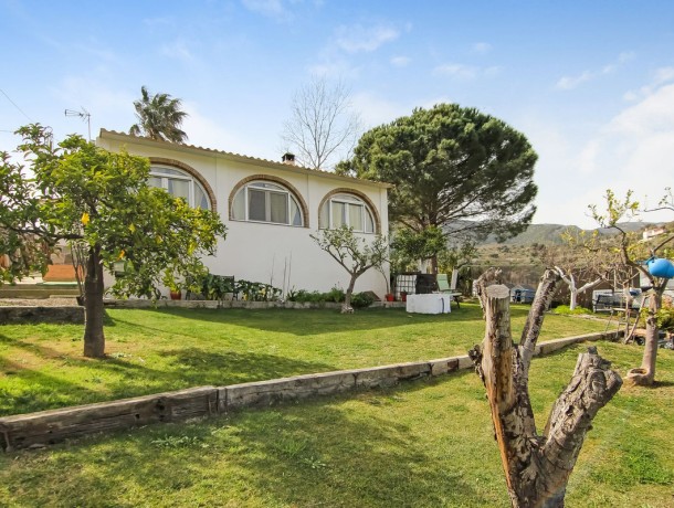 Villa for sale in Carratraca, Marbella