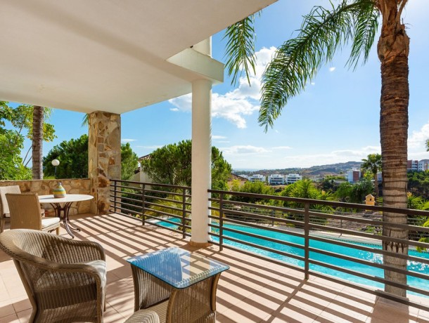 Apartment for sale in Los Almendros, Marbella