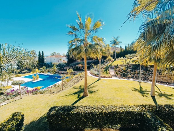 Apartment for sale in Nueva Andalucía, Marbella