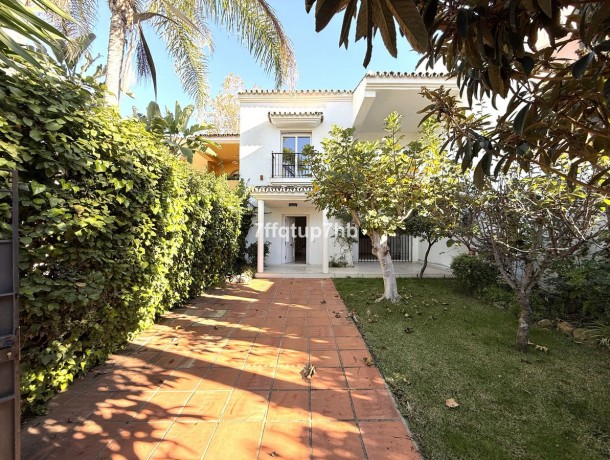 Townhouse for sale in Puerto Banús, Marbella