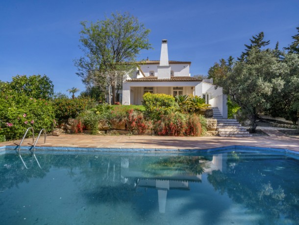 Villa for sale in New Golden Mile, Marbella