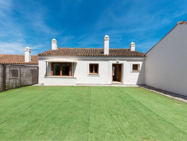 Townhouse for sale in Casares Playa, Marbella