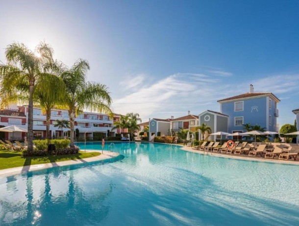Townhouse for sale in New Golden Mile, Marbella