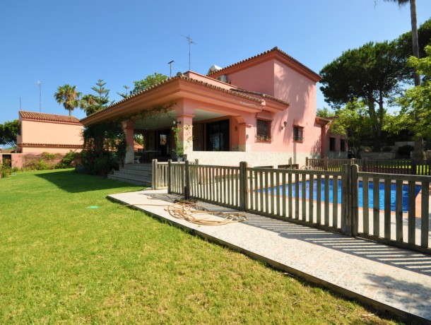 Villa for sale in Casares Playa, Marbella