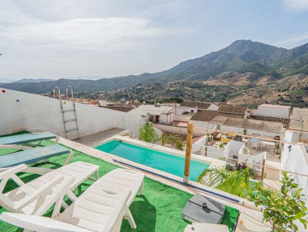 Townhouse for sale in Carratraca, Marbella