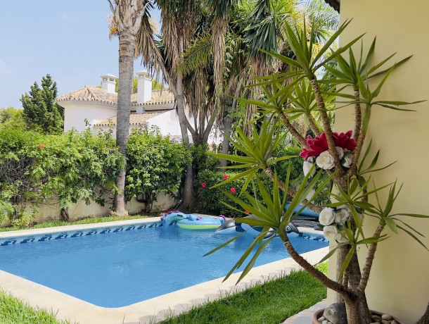 Villa for sale in Nueva Andalucía, Marbella
