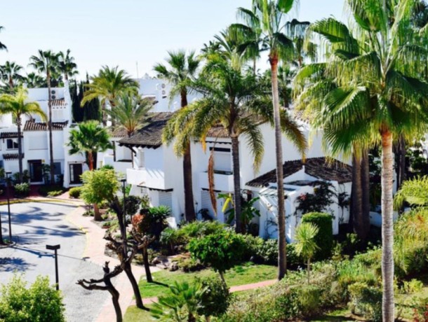 Townhouse for sale in Estepona, Marbella